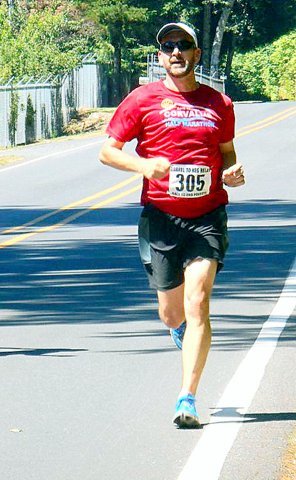 EPA researcher Marc Weber running a race