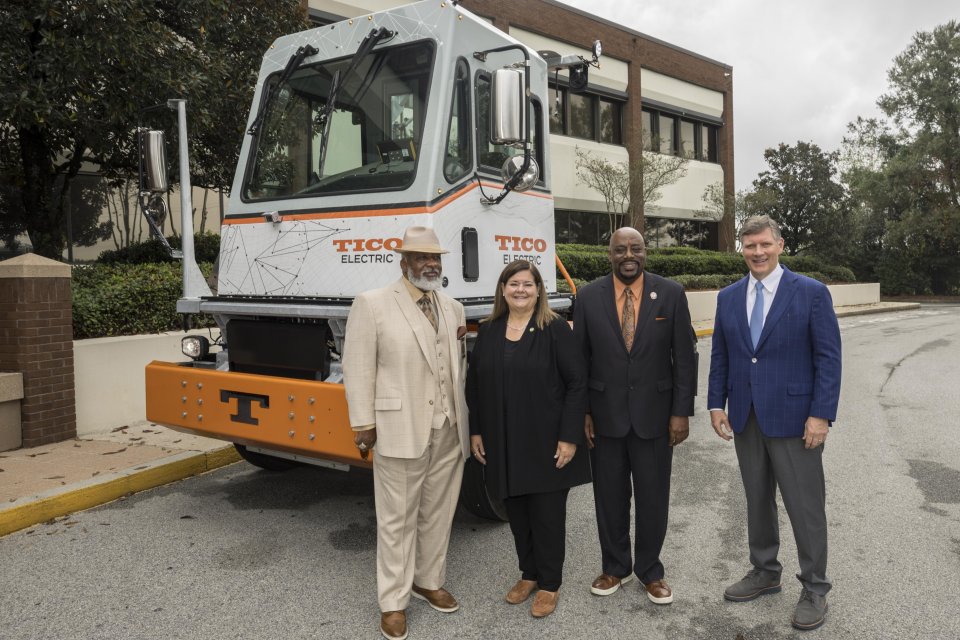 Left to right: Chatham County Chairman Chester Ellis, U.S. Environmental Protection Agency Acting Regional Administrator Jeaneanne Gettle, Savannah Mayor Van R. Johnson, and GPA President and CEO Griff Lynch.