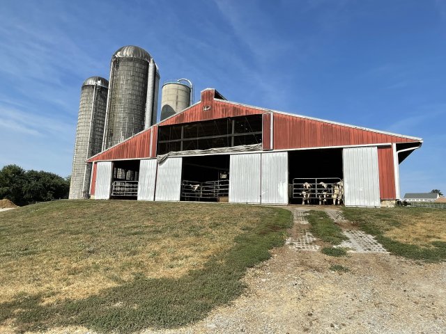 Photo of a farm 