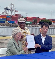 EPA Region 9 Administrator and CalEPA's Jared Blumenfeld holding up signed MOU.